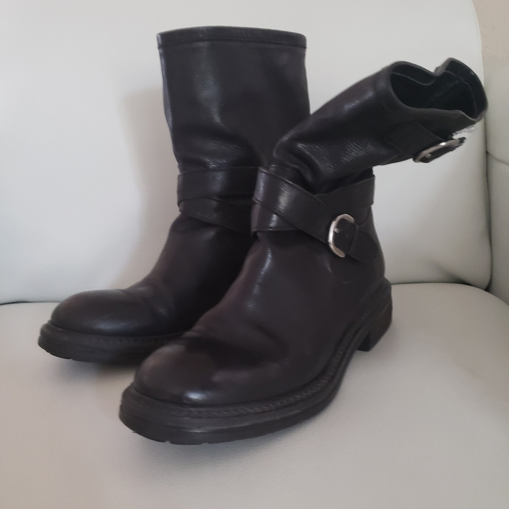 Black biker boots slip on made in  Italy - Picture 2 of 5